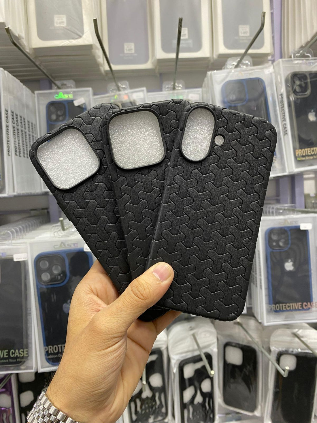 Flex Woven Case For iPhone 16